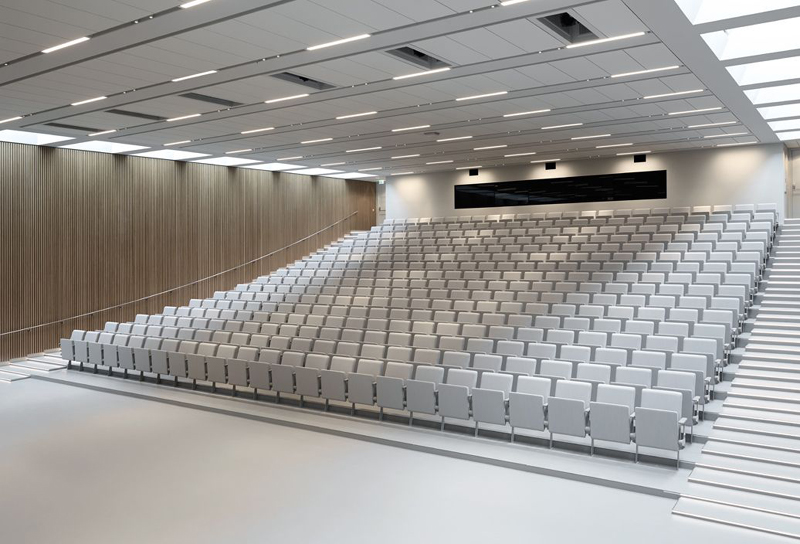 學?；顒又行膱蟾鎻d裝修效果圖